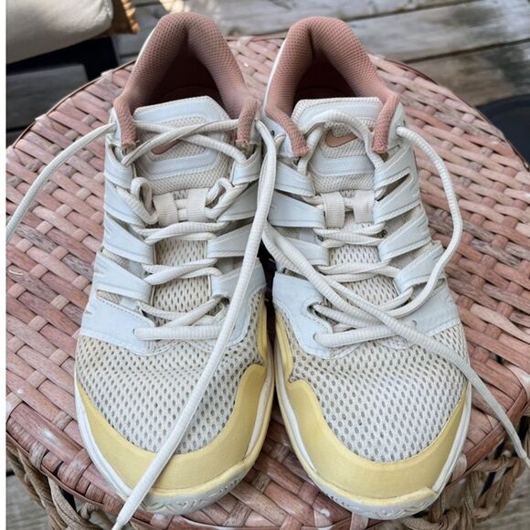 Nike Women Air Zoom Prestige Sneakers - Picture 13 of 16